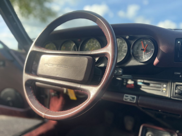 Porsche 911 Carrera 3.2 (US)