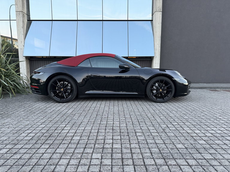 Porsche 992 Carrera