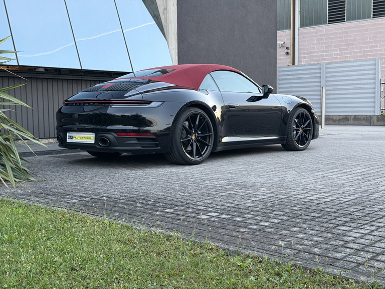 Porsche 992 Carrera