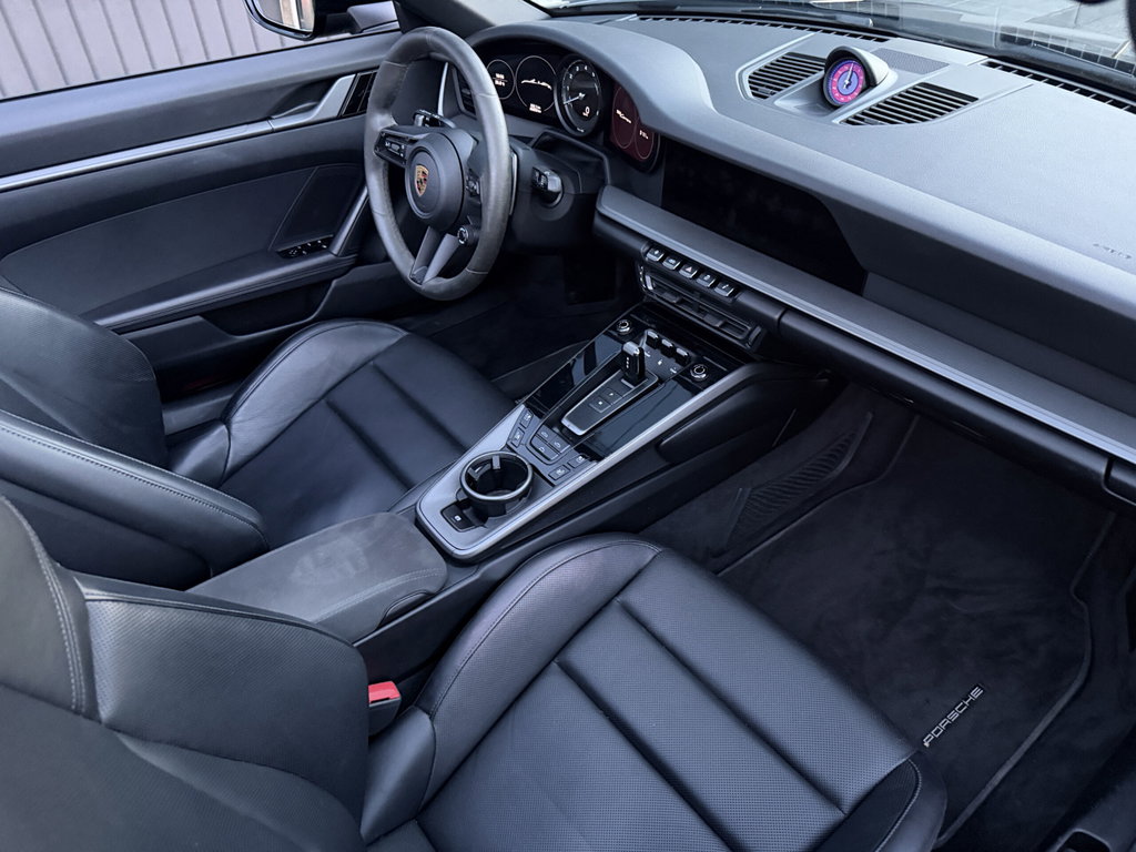Porsche 992 Carrera