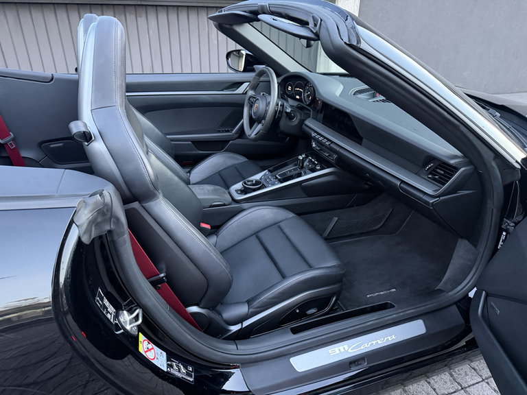 Porsche 992 Carrera