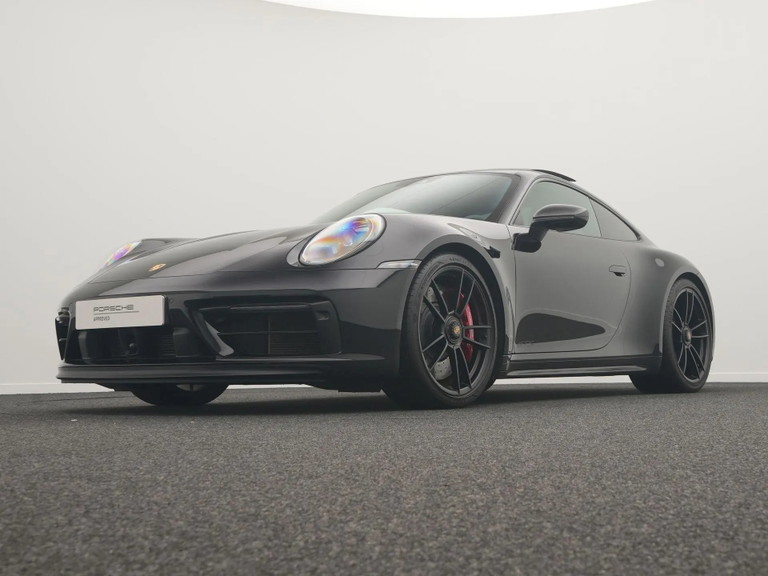 Porsche 992 Carrera 4 GTS