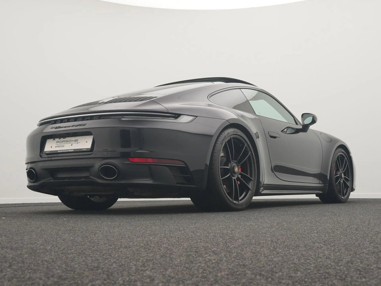 Porsche 992 Carrera 4 GTS