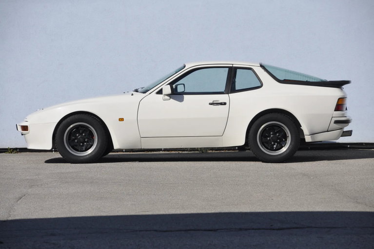 Porsche 944 Coupé