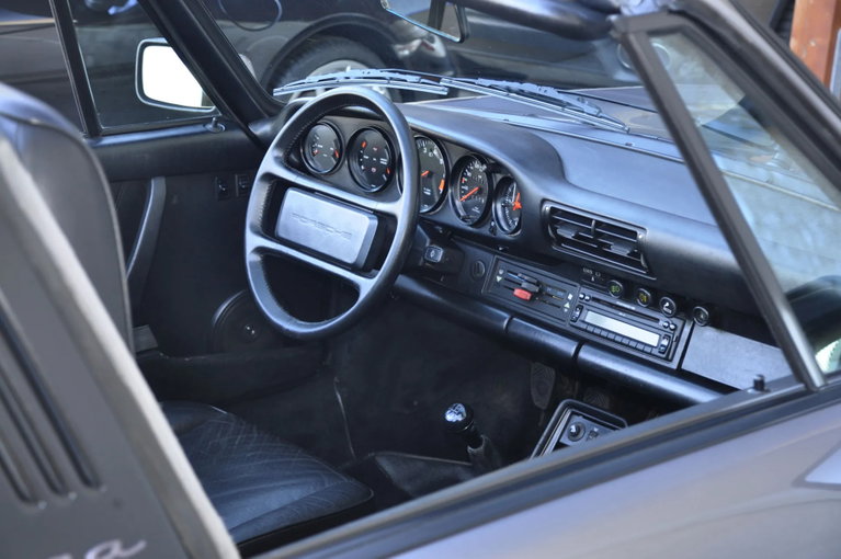 Porsche 911 Carrera 3.2