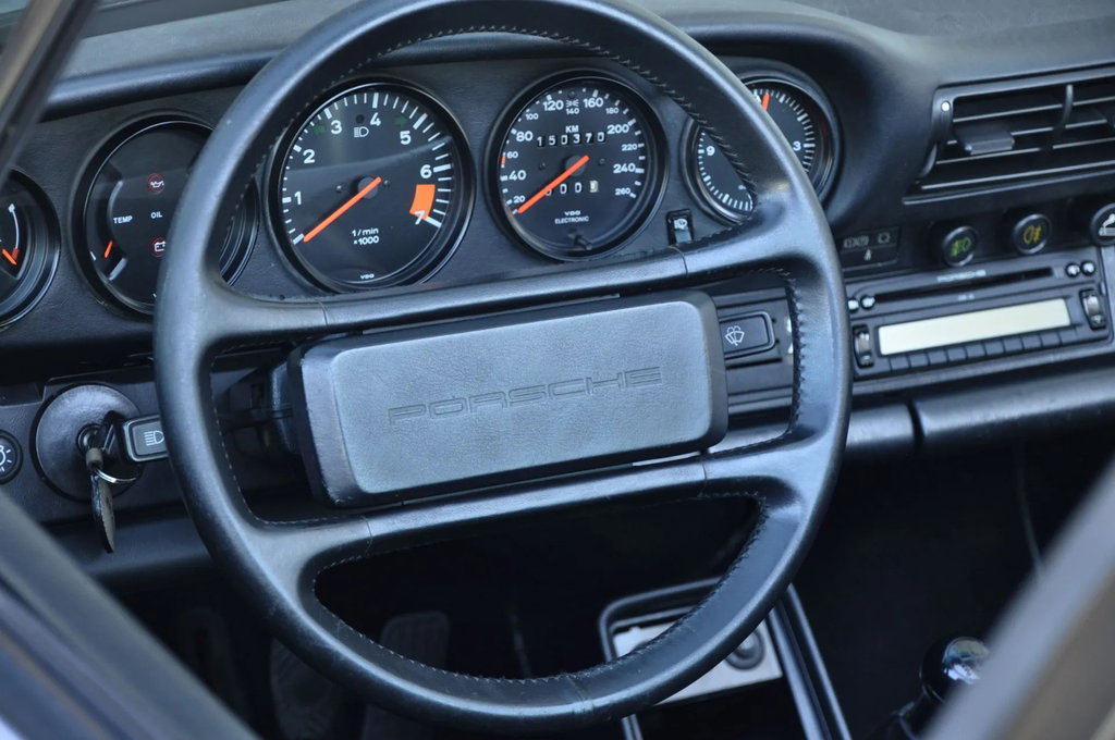 Porsche 911 Carrera 3.2