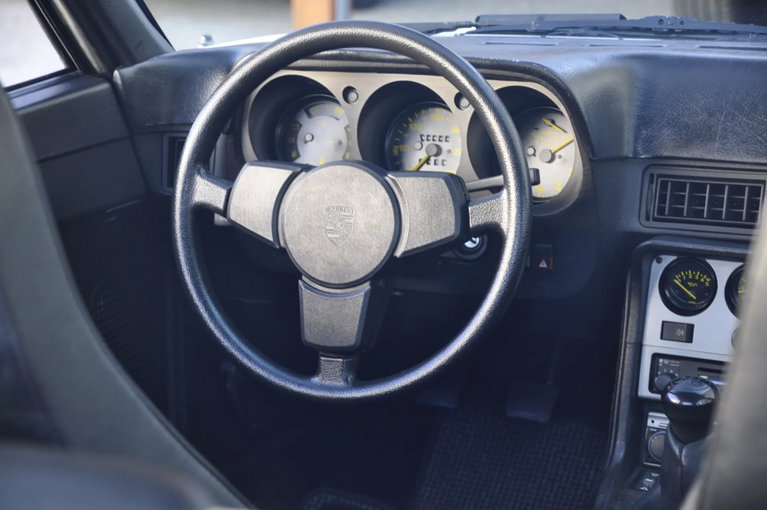 Porsche 944 Coupé