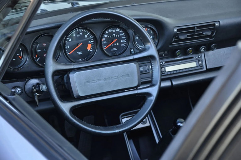 Porsche 911 Carrera 3.2