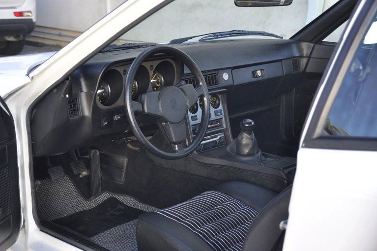 Porsche 944 Coupé