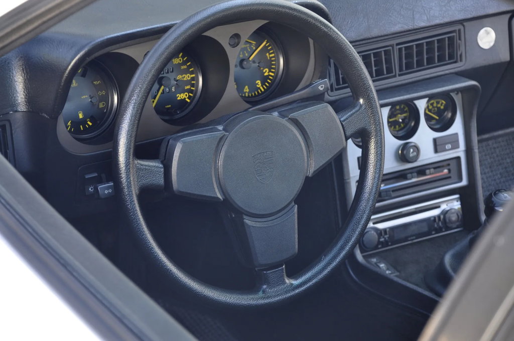 Porsche 944 Coupé
