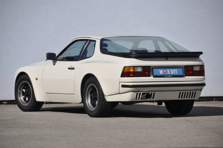 Porsche 944 Coupé