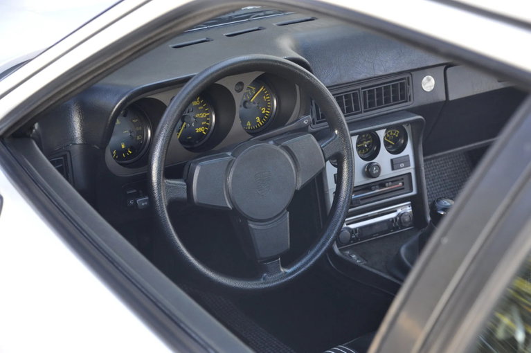 Porsche 944 Coupé