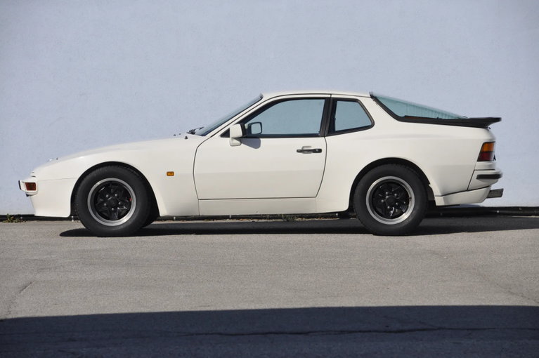 Porsche 944 Coupé