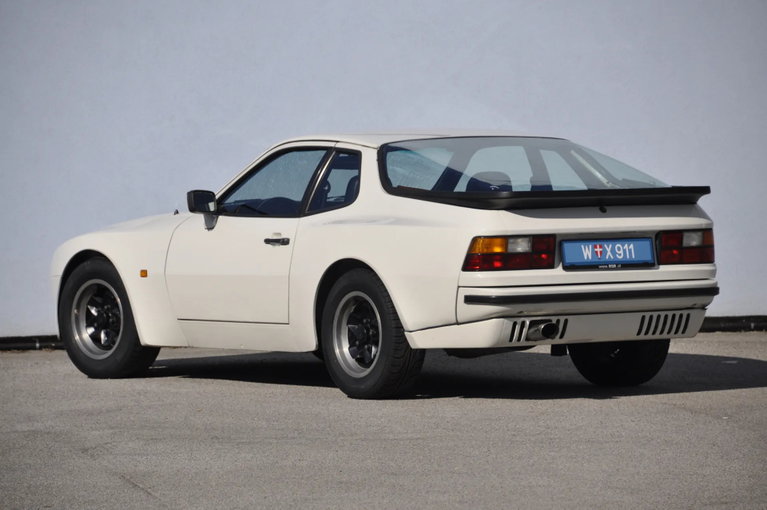 Porsche 944 Coupé