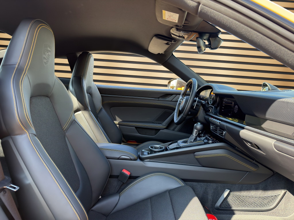 Porsche 992 GT3 Touring