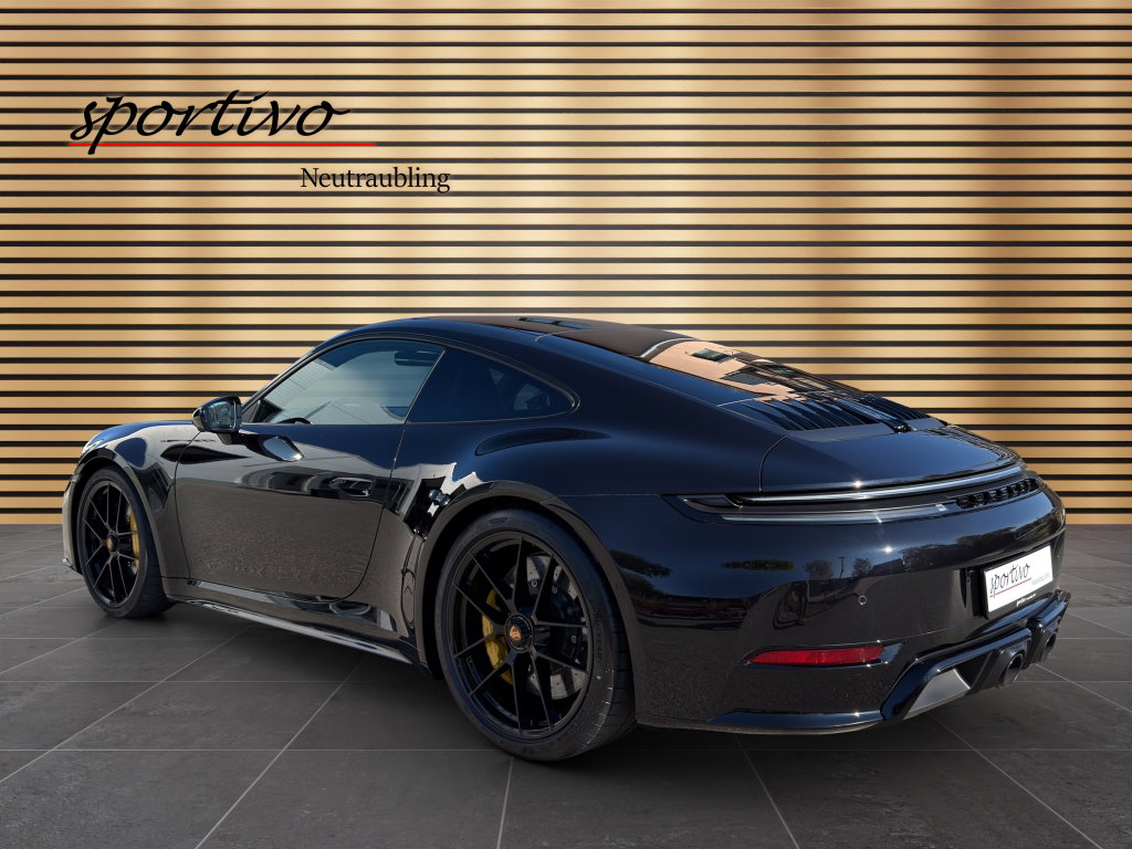 Porsche 992.2 Carrera GTS