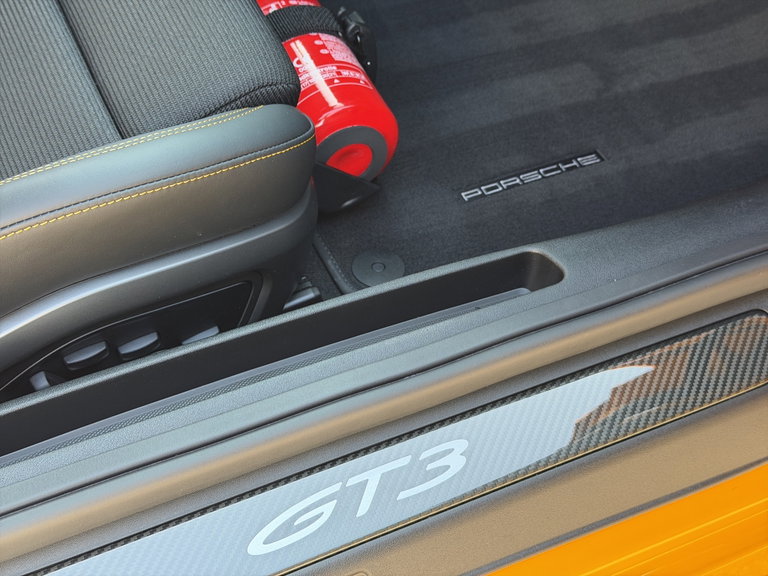 Porsche 992 GT3 Touring