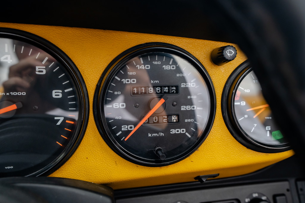 Porsche 964 Carrera 2 Speedster