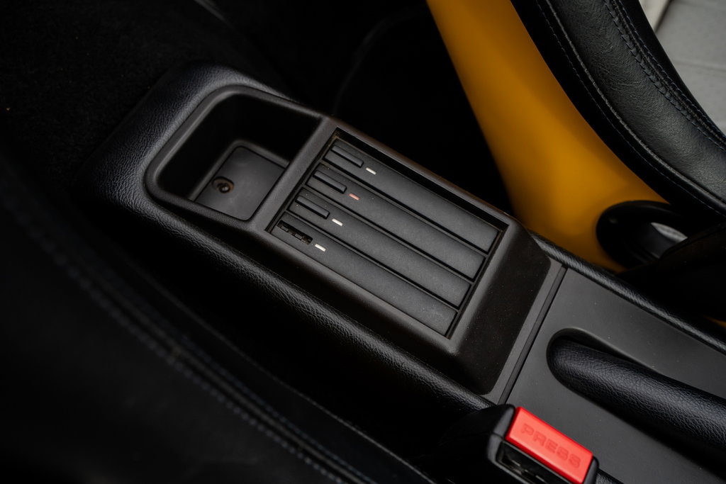 Porsche 964 Carrera 2 Speedster