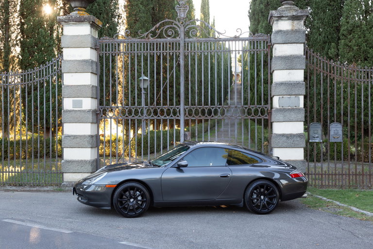 Porsche 996 Carrera 4