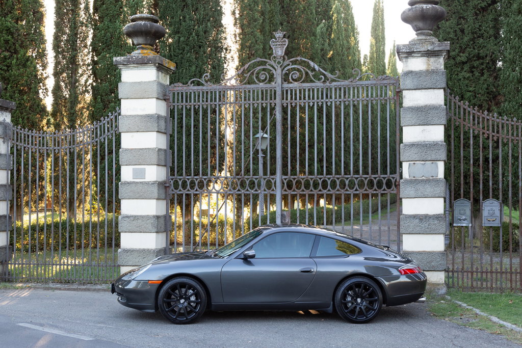 Porsche 996 Carrera 4