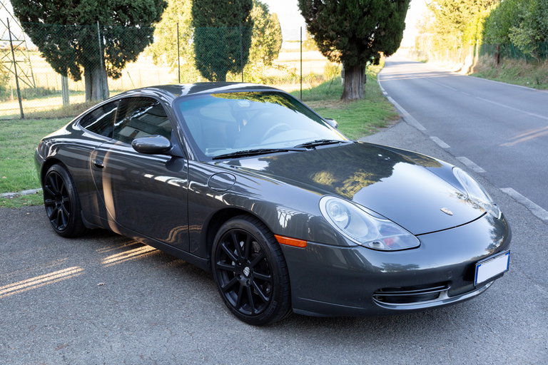 Porsche 996 Carrera 4