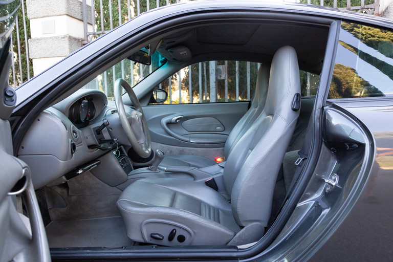 Porsche 996 Carrera 4