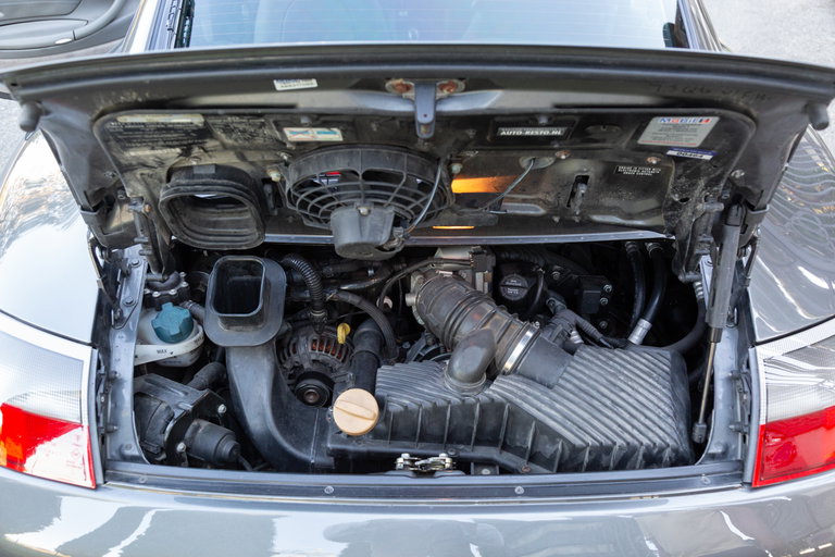 Porsche 996 Carrera 4