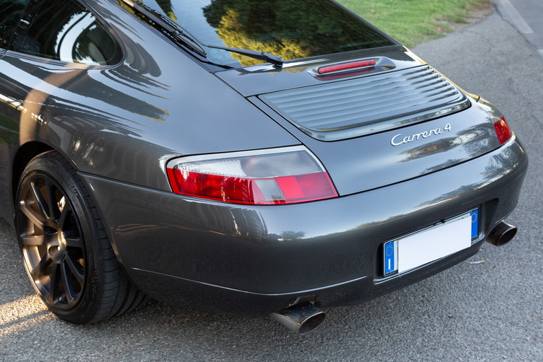 Porsche 996 Carrera 4