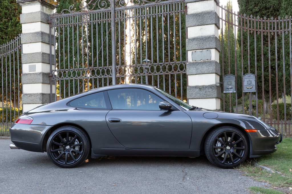 Porsche 996 Carrera 4
