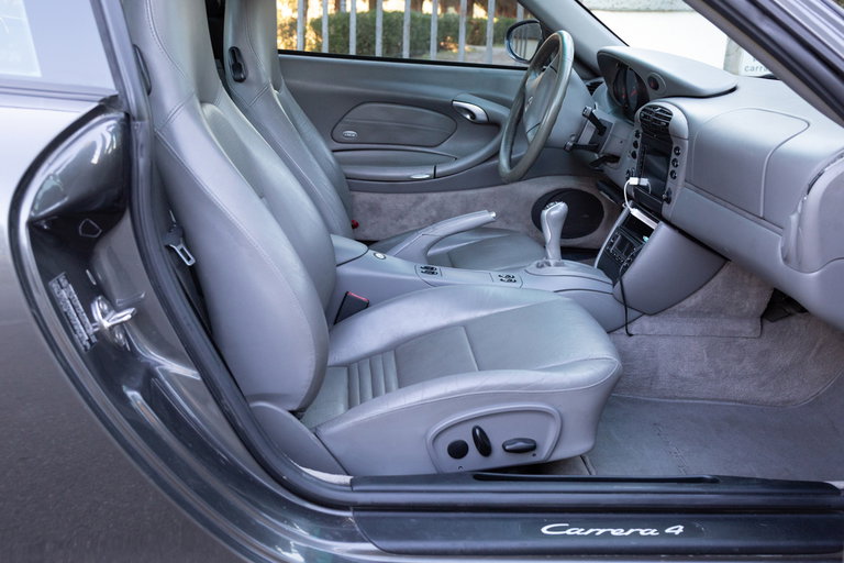 Porsche 996 Carrera 4