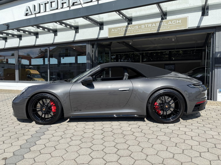 Porsche 992 Carrera 4 GTS