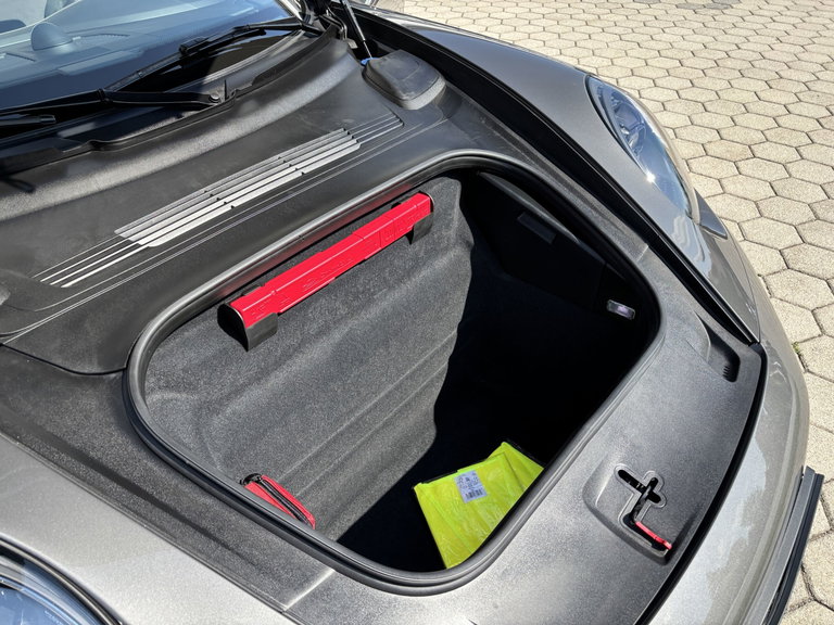 Porsche 992 Carrera 4 GTS