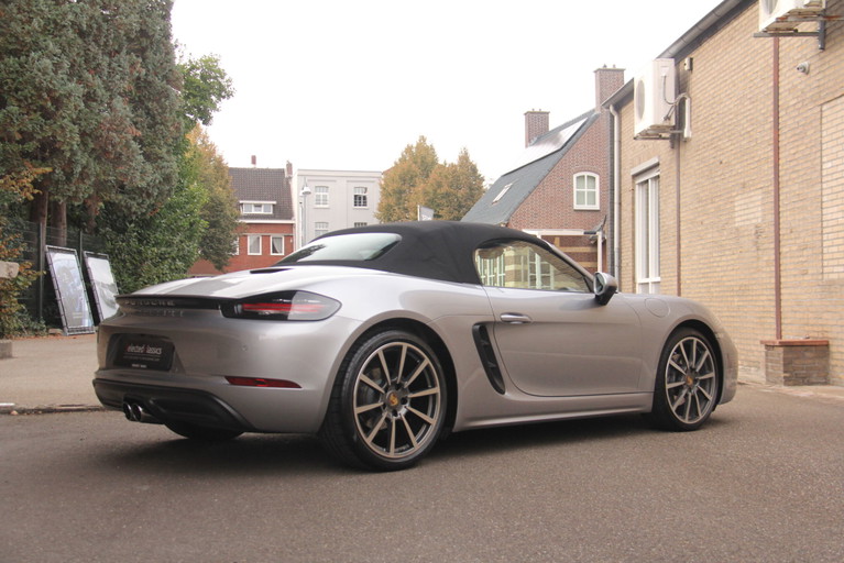 Porsche 718 Boxster