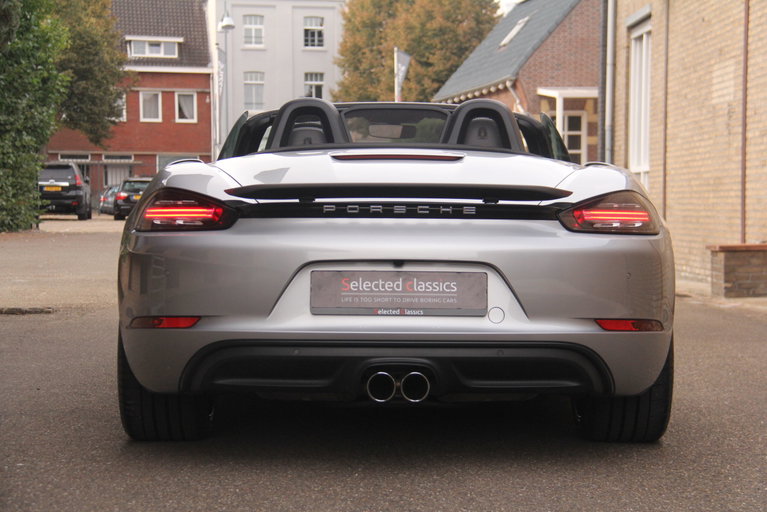 Porsche 718 Boxster