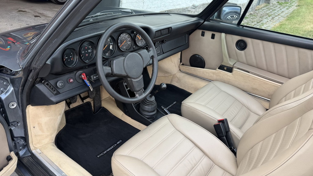 Porsche 911 Carrera 3.2