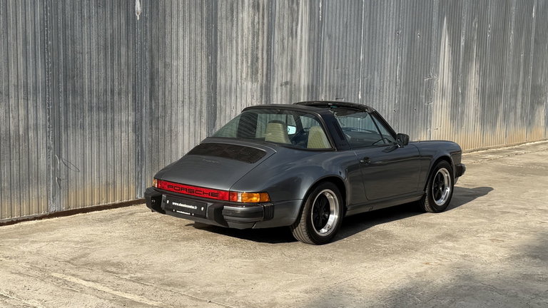 Porsche 911 Carrera 3.2