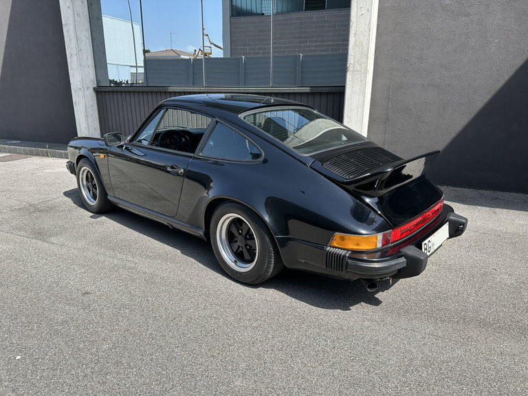 Porsche 911 Carrera 3.2