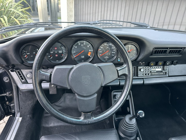 Porsche 911 Carrera 3.2