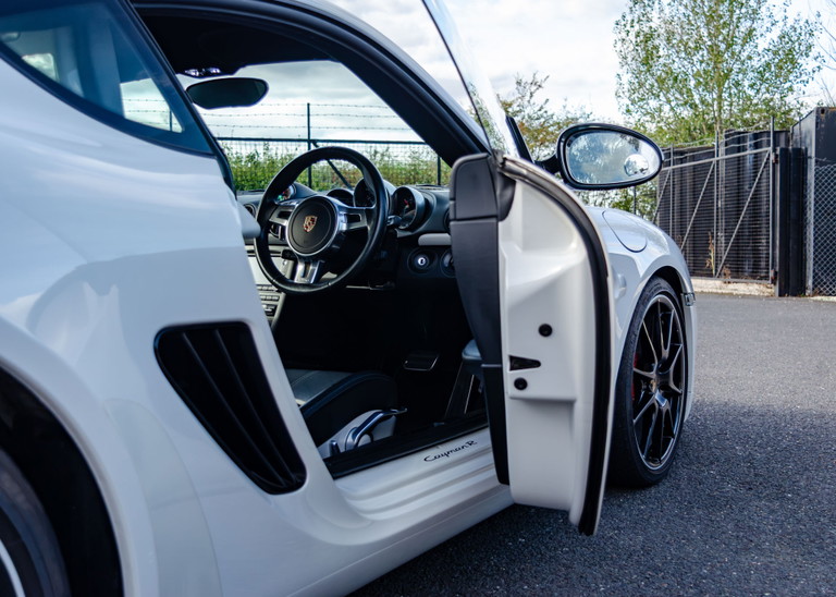 Porsche 987 Cayman R
