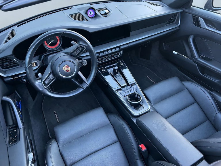 Porsche 992 Carrera