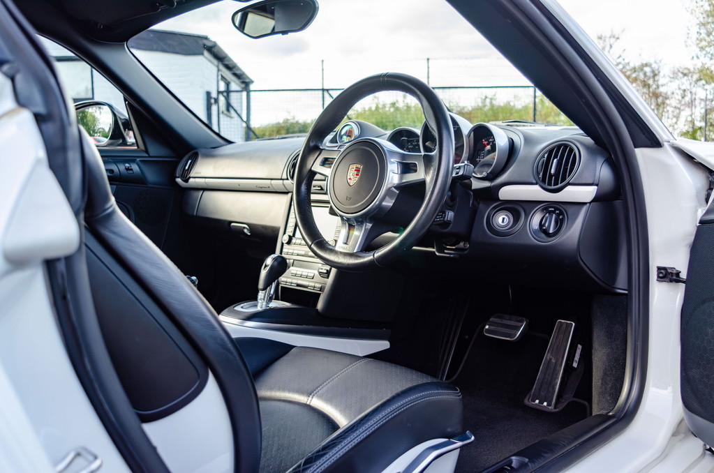 Porsche 987 Cayman R