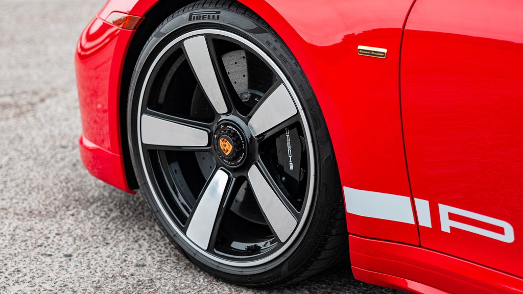 Porsche 992 Sport Classic