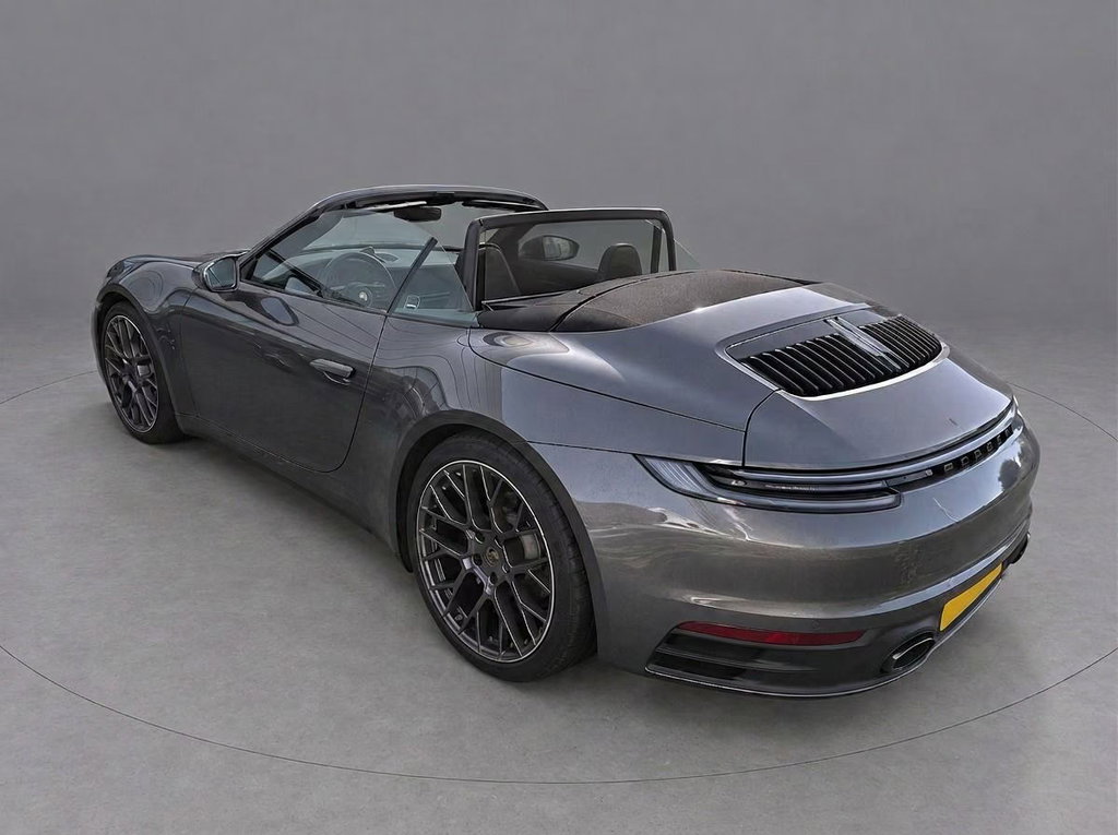Porsche 992 Carrera