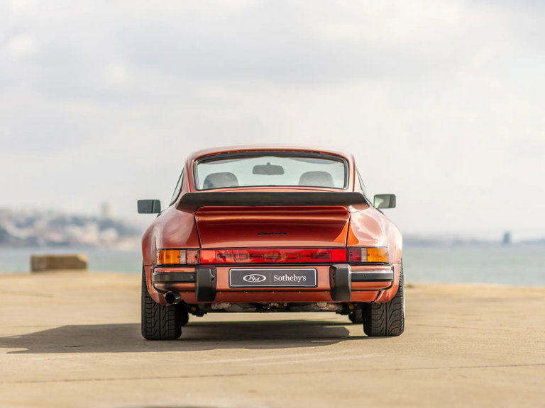 Porsche 911 Carrera 2.7