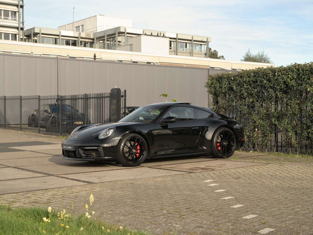 Porsche 992 Carrera 4S