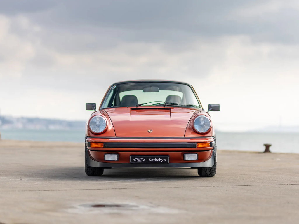 Porsche 911 Carrera 2.7