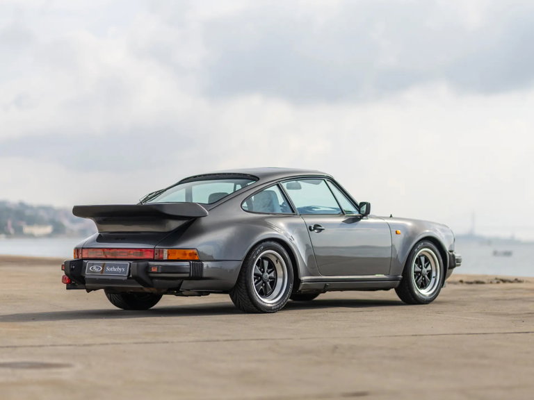 Porsche 911 Turbo 3.3