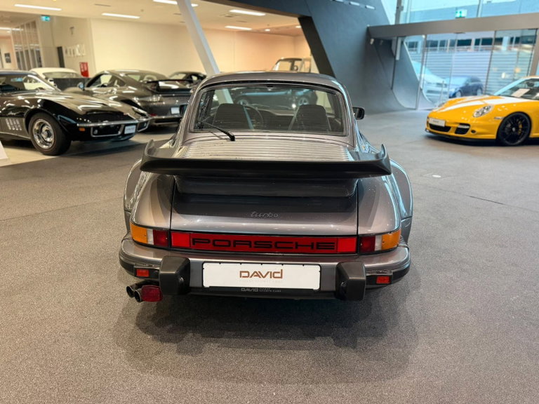 Porsche 911 Turbo 3.3