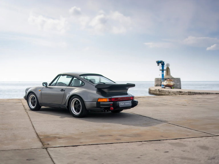 Porsche 911 Turbo 3.3